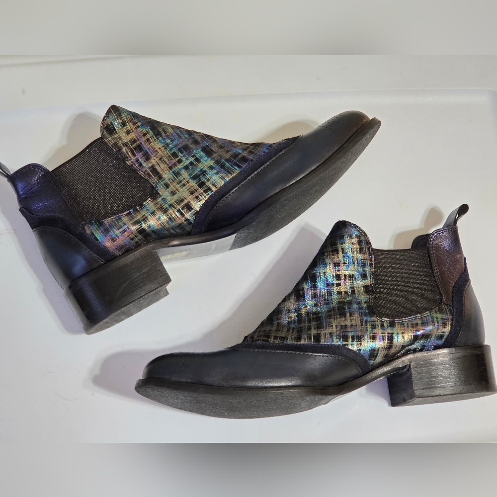 🌈 Unity in Diversity Navy Metallic Rainbow Chelsea Ankle Boots Sz 10 Pride lgbt